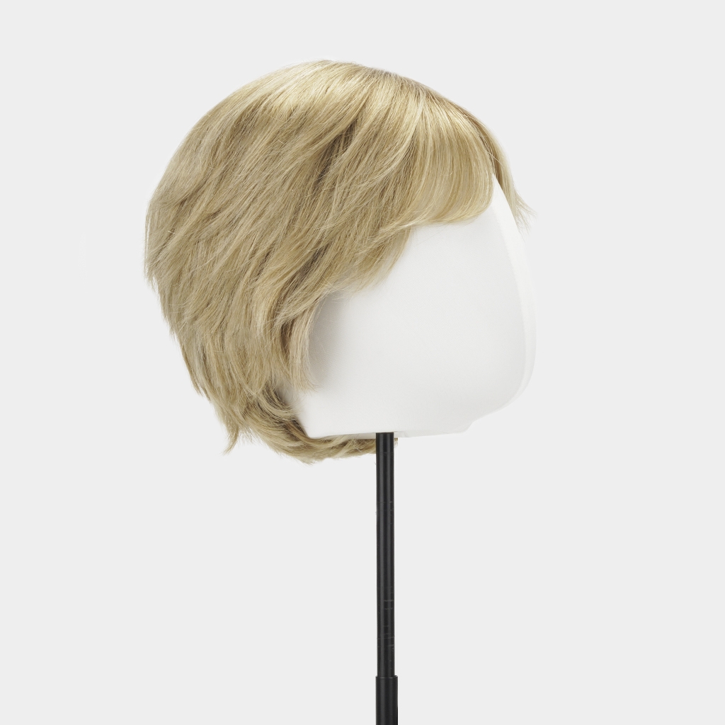 ELARIS short European human hair wig with a natural straight texture and blonde balayage, displayed on a mannequin stand.